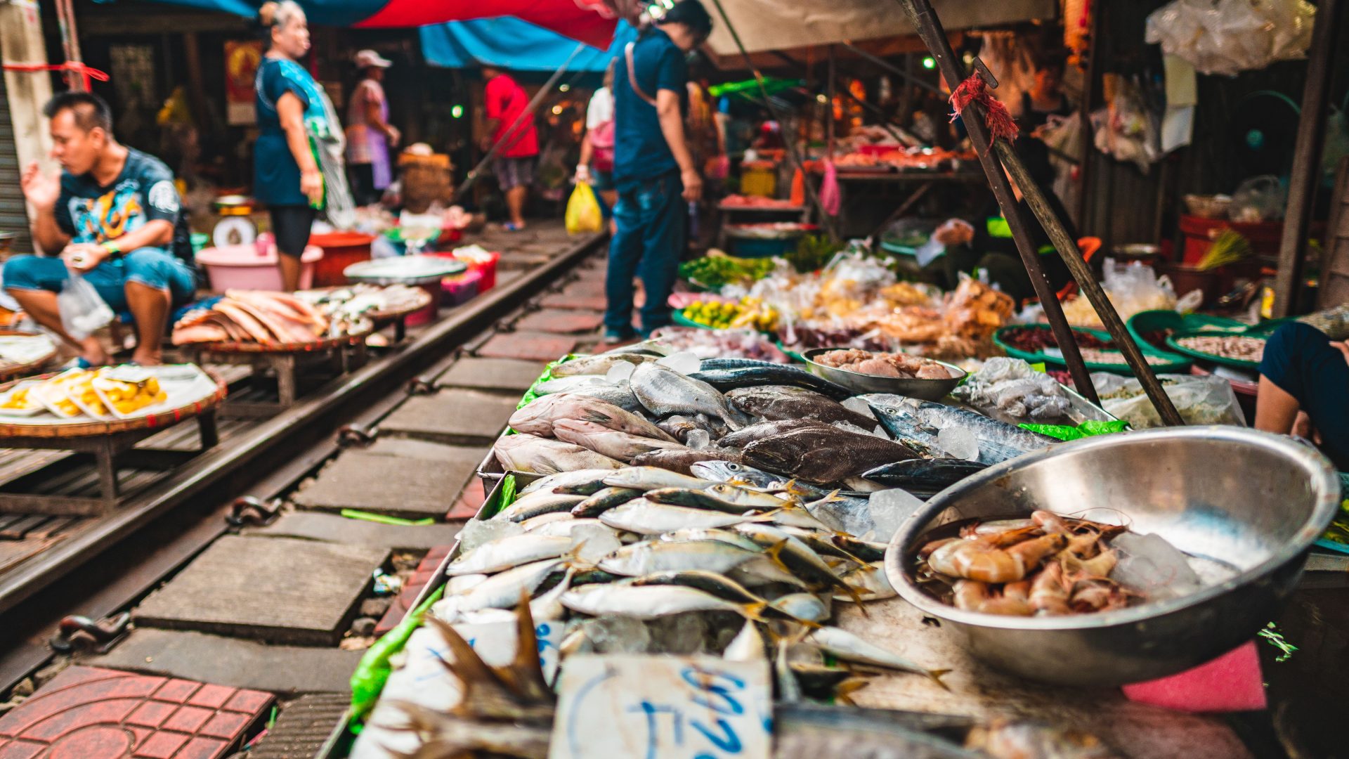 Bangkok street food stalls serving freshly cooked dishes