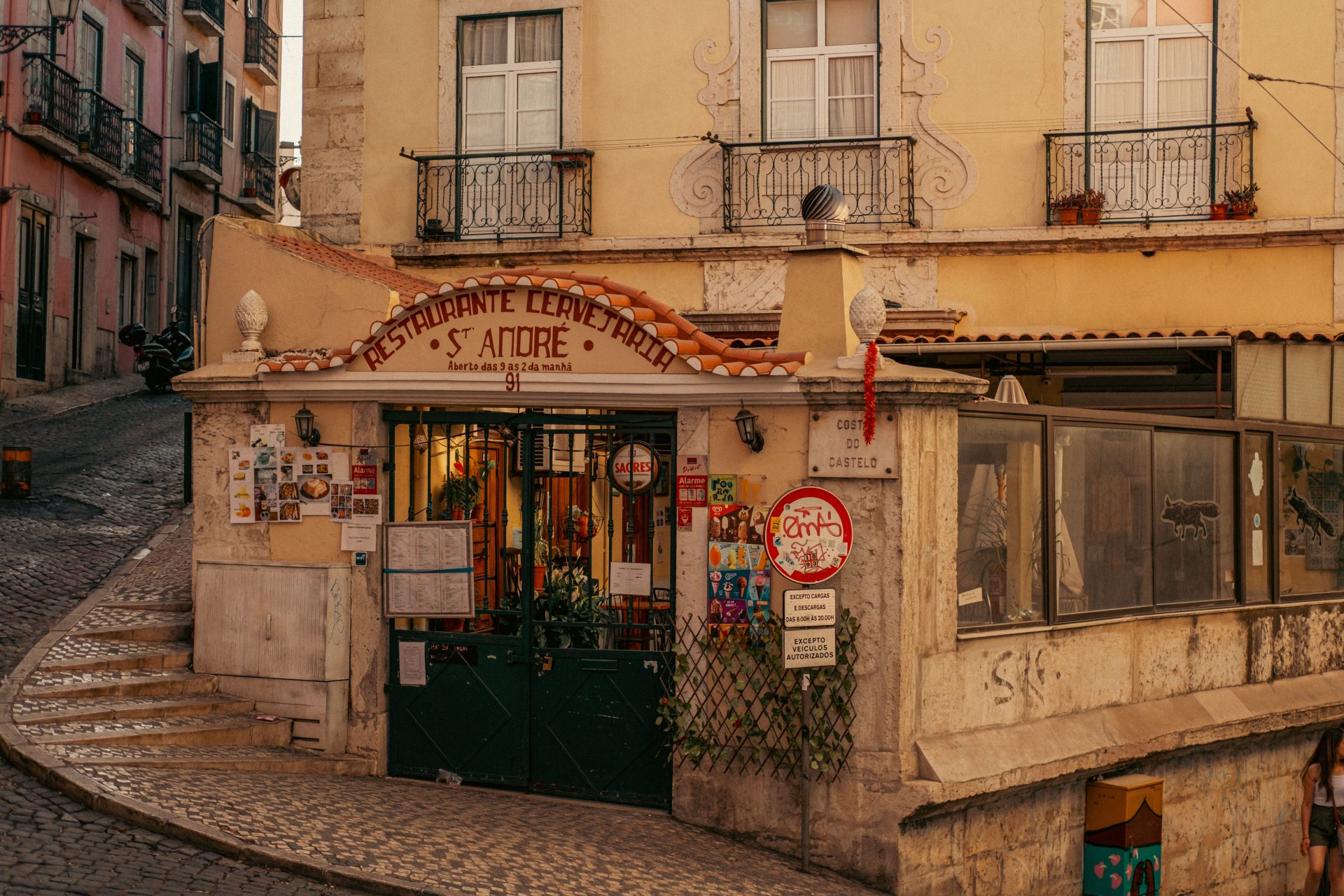 Lisbon Street Food Guide: What to Eat on the Move