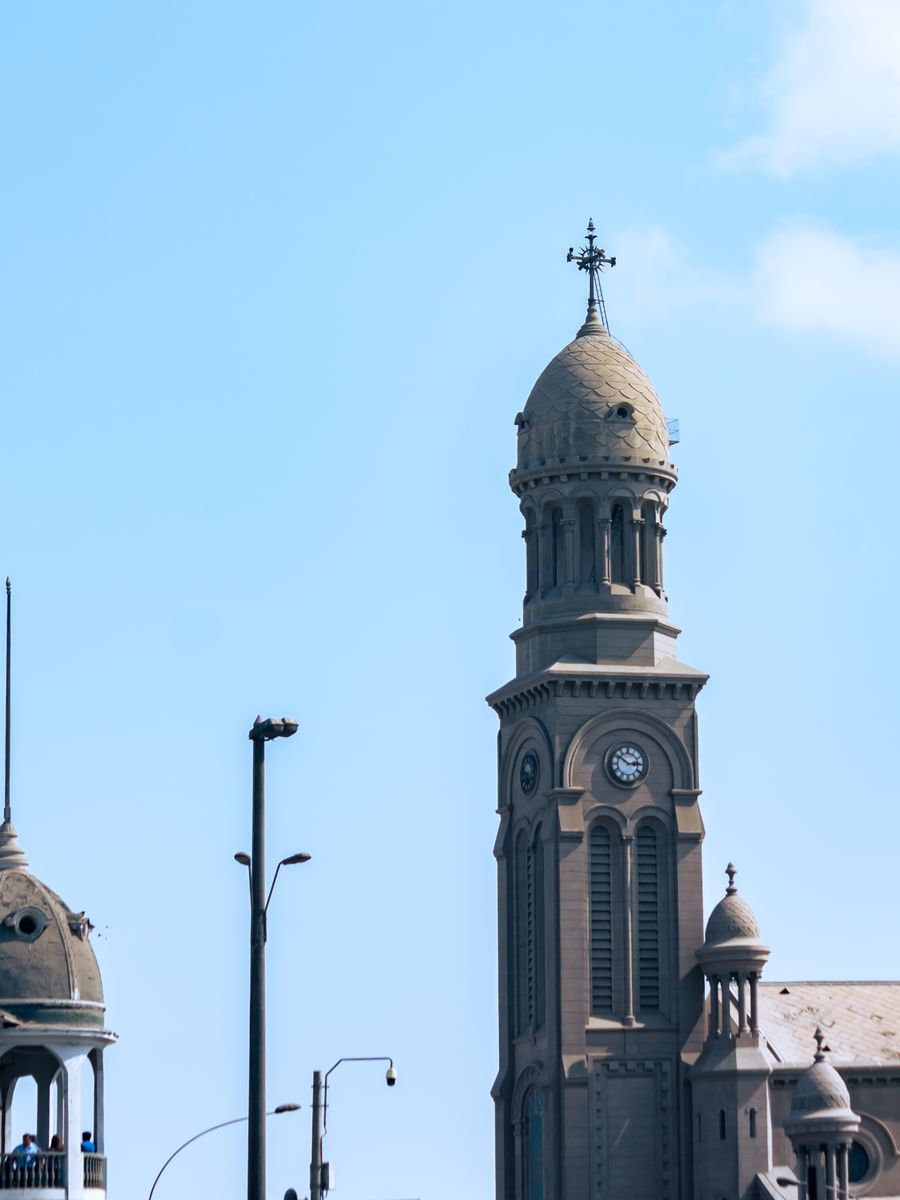 An iconic tower in Lima showing the city&rsquo;s classic colonial architecture