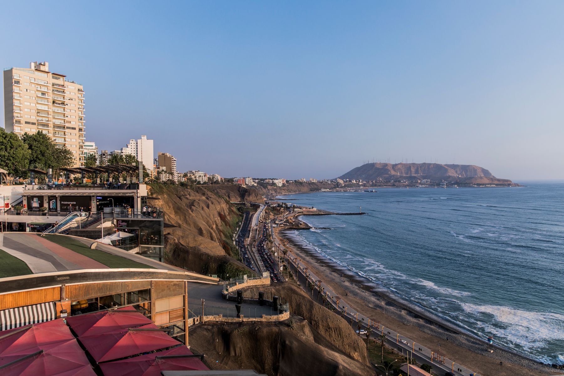 Miraflores clifftop and Pacific coast, one of the scenic things to do in Lima